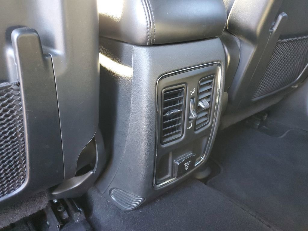 Used 2020 Jeep Grand Cherokee Altitude image 29