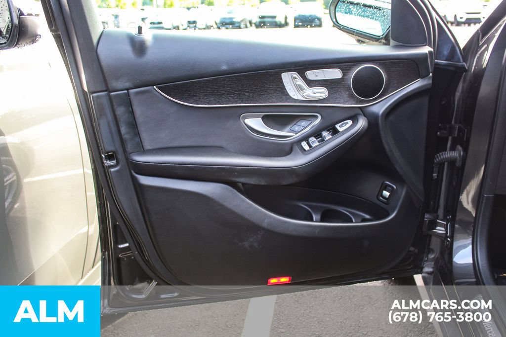 Used 2021 Mercedes-Benz GLC 300 4MATIC w/ Premium Package image 37