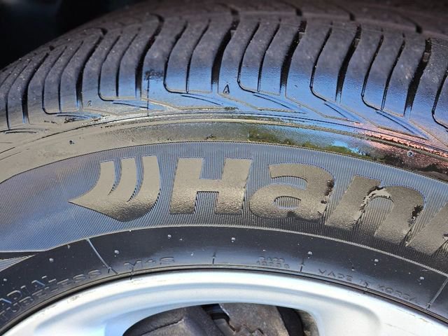 Used 2020 Toyota Sienna L image 11