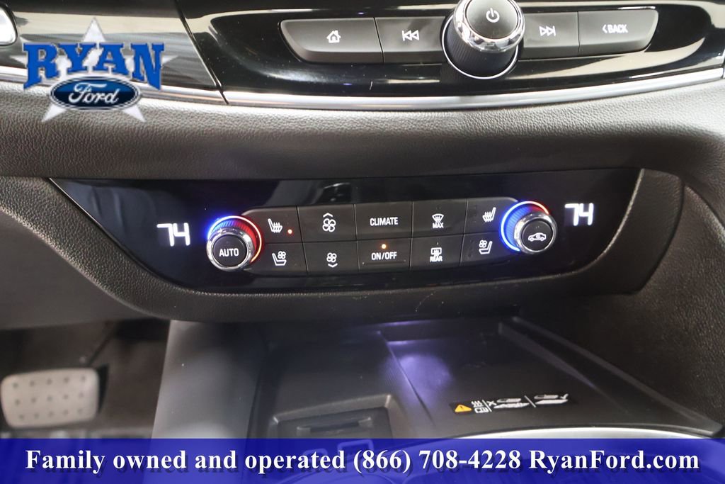 Used 2024 Buick Enclave Premium image 25