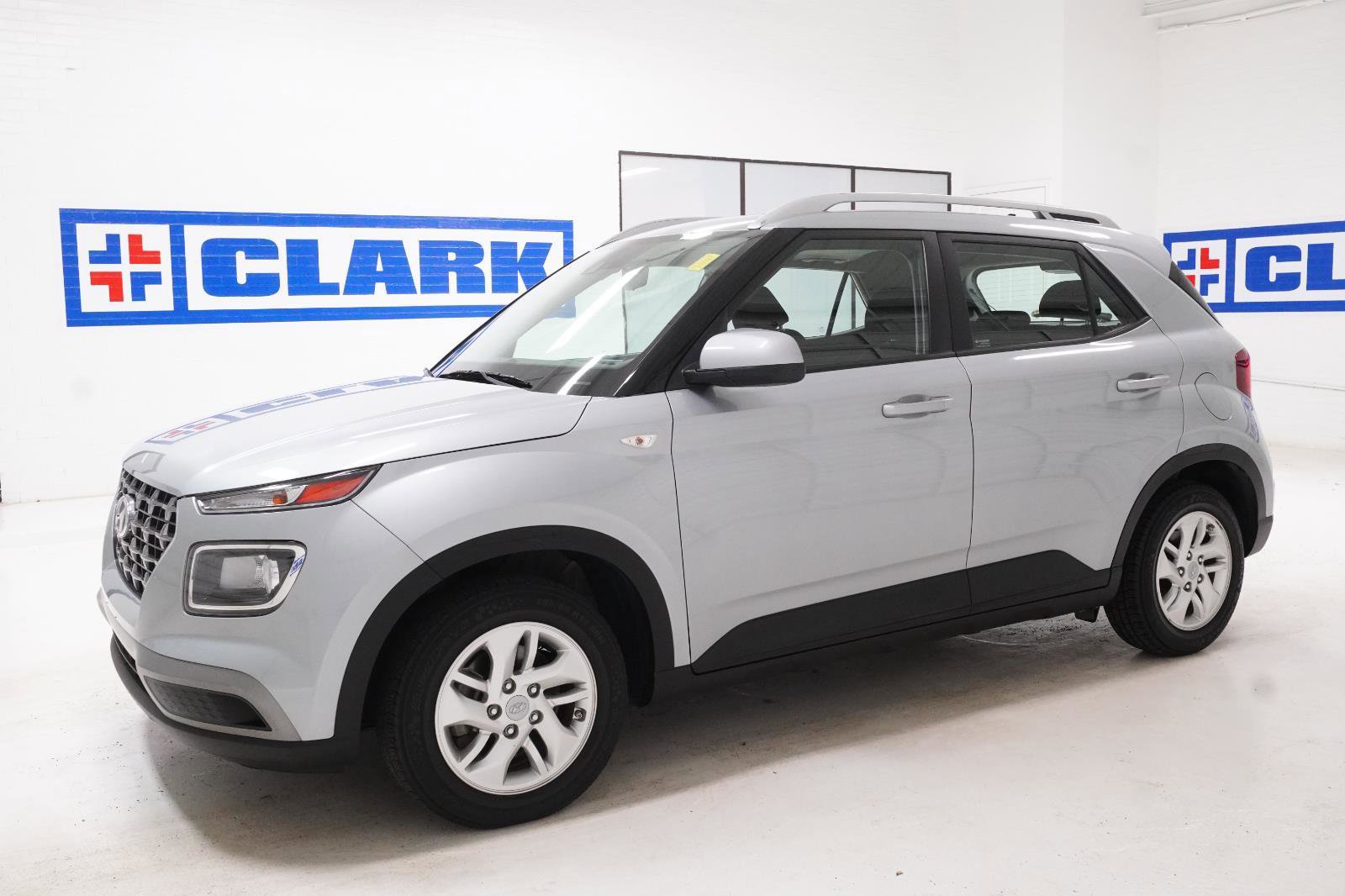 Used 2020 Hyundai Venue SEL w/ Convenience Package FWD image 10