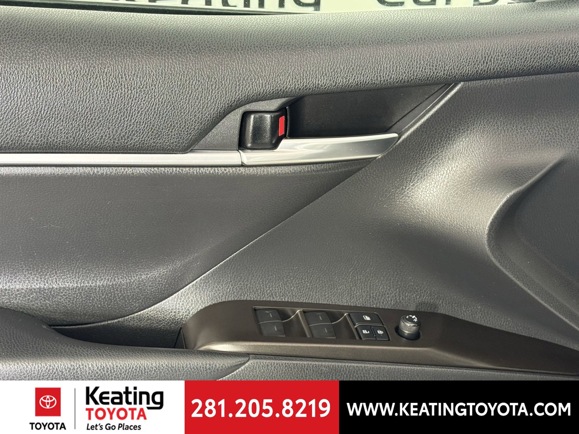 Used 2021 Toyota Camry LE image 12