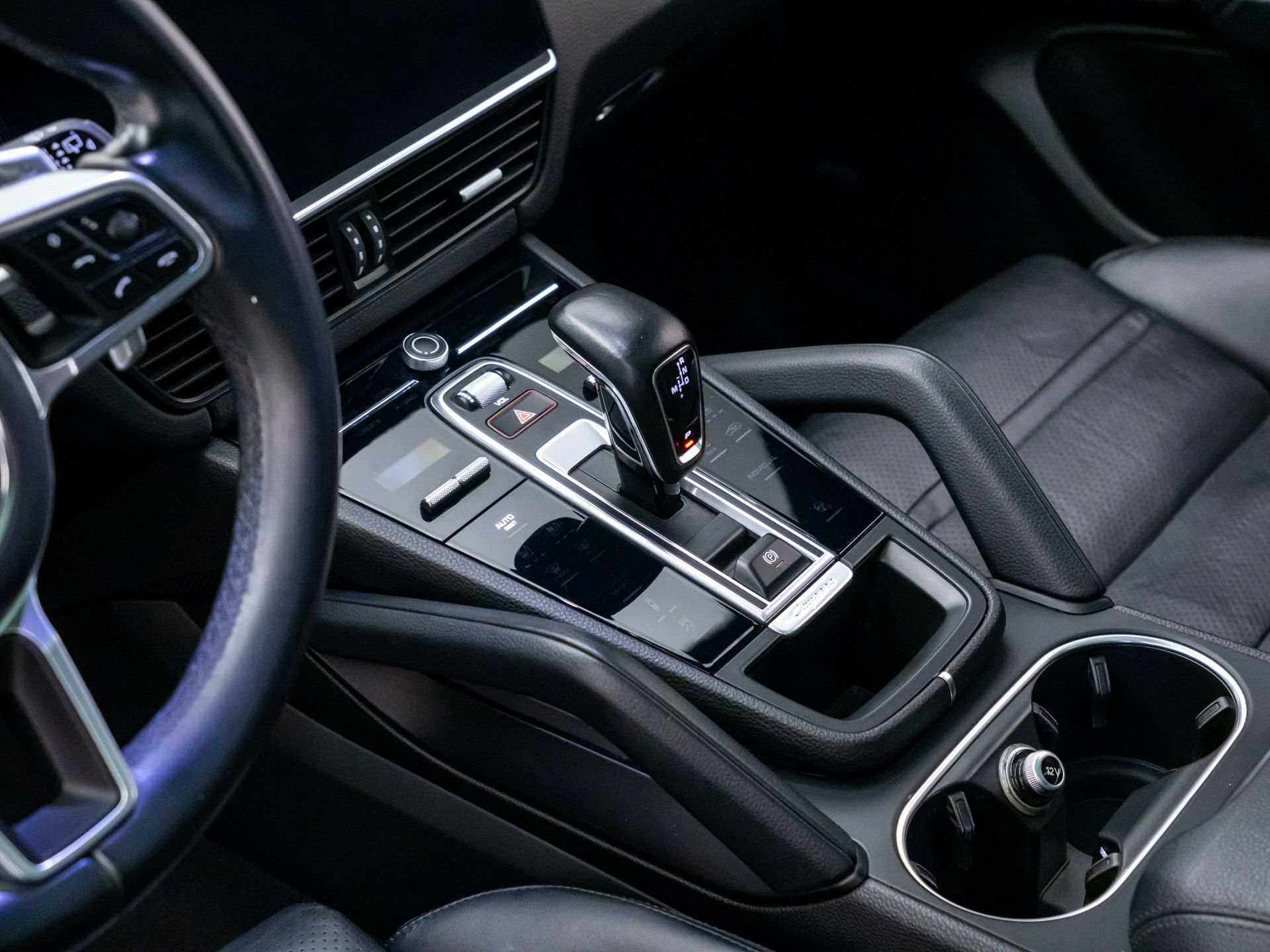 Certified 2023 Porsche Cayenne AWD/4WD image 13