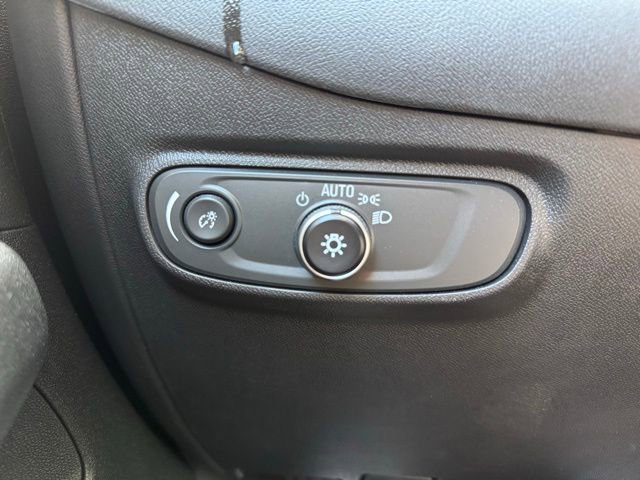 Used 2023 Chevrolet Equinox LT image 28