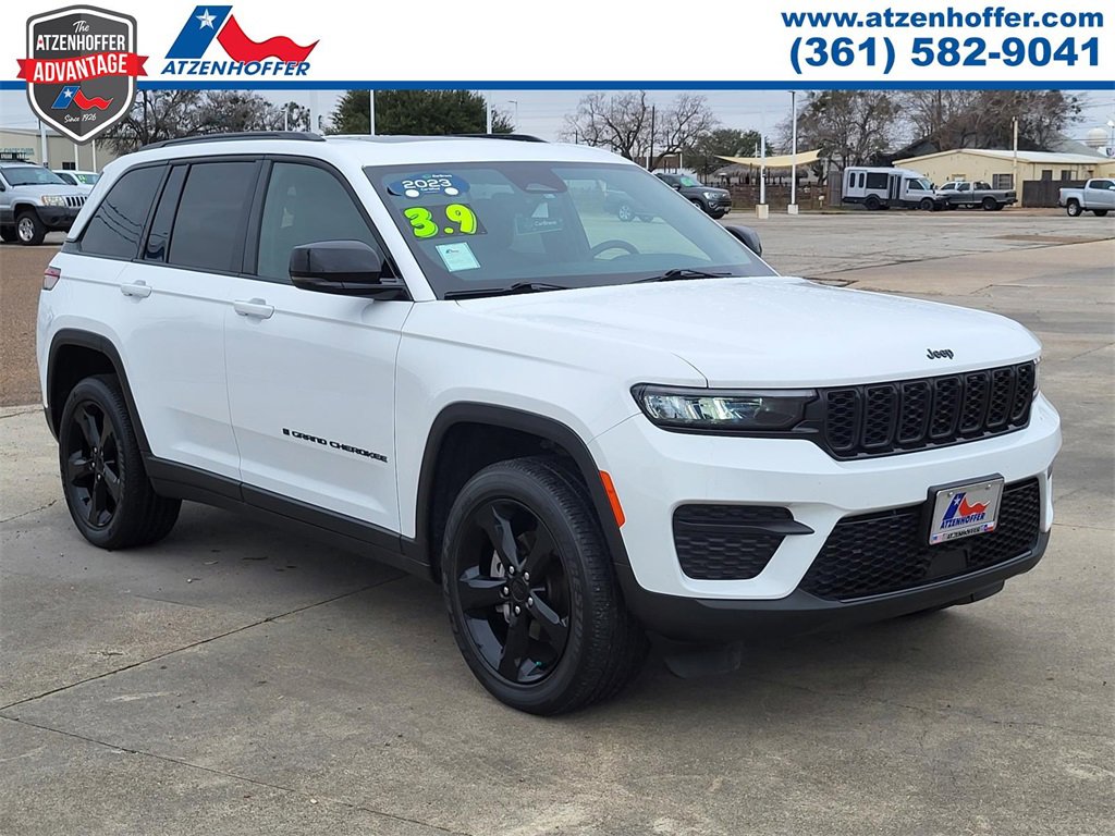 Used 2023 Jeep Grand Cherokee Altitude image 1