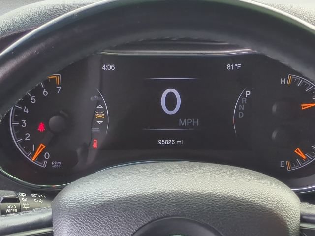 Used 2019 Jeep Grand Cherokee Altitude AWD/4WD image 9