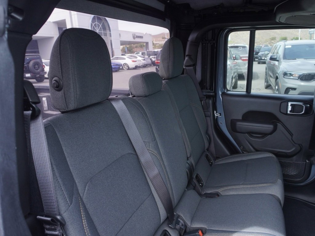 New 2025 Jeep Gladiator Sport S image 25