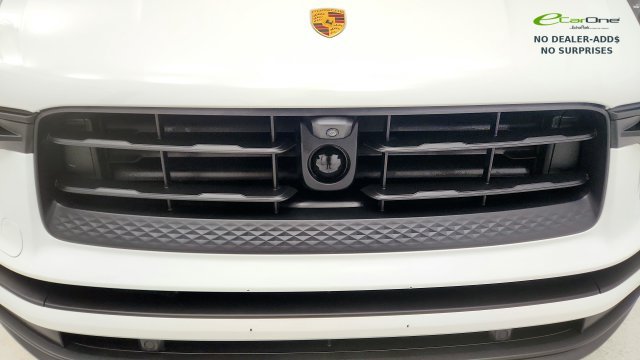 Used 2024 Porsche Macan w/ Premium Plus Package AWD/4WD image 25