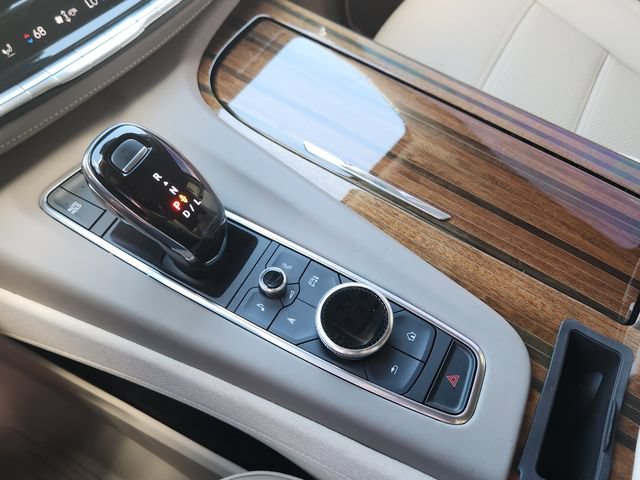Used 2021 Cadillac Escalade Sport Platinum AWD/4WD image 17
