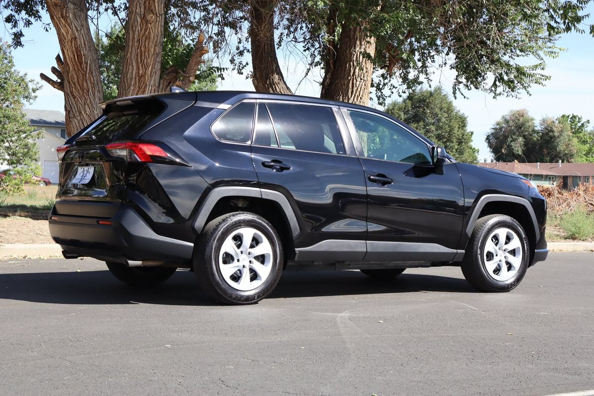 Used 2025 Toyota RAV4 LE AWD/4WD image 5