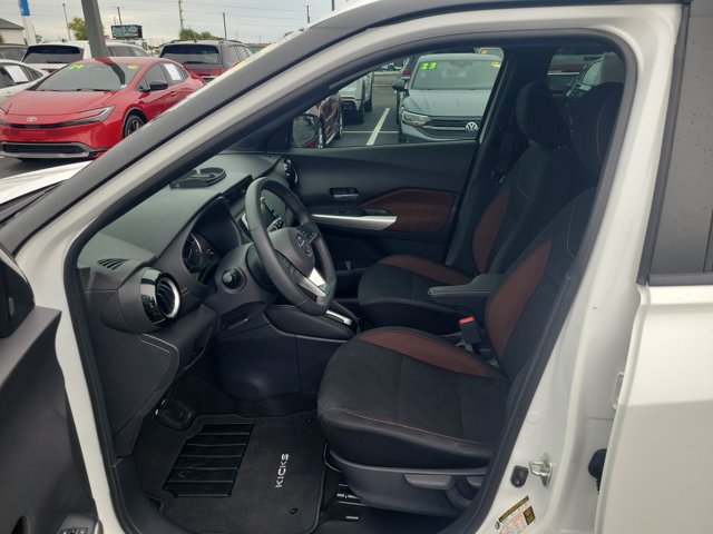 Used 2020 Nissan Kicks SR FWD image 14