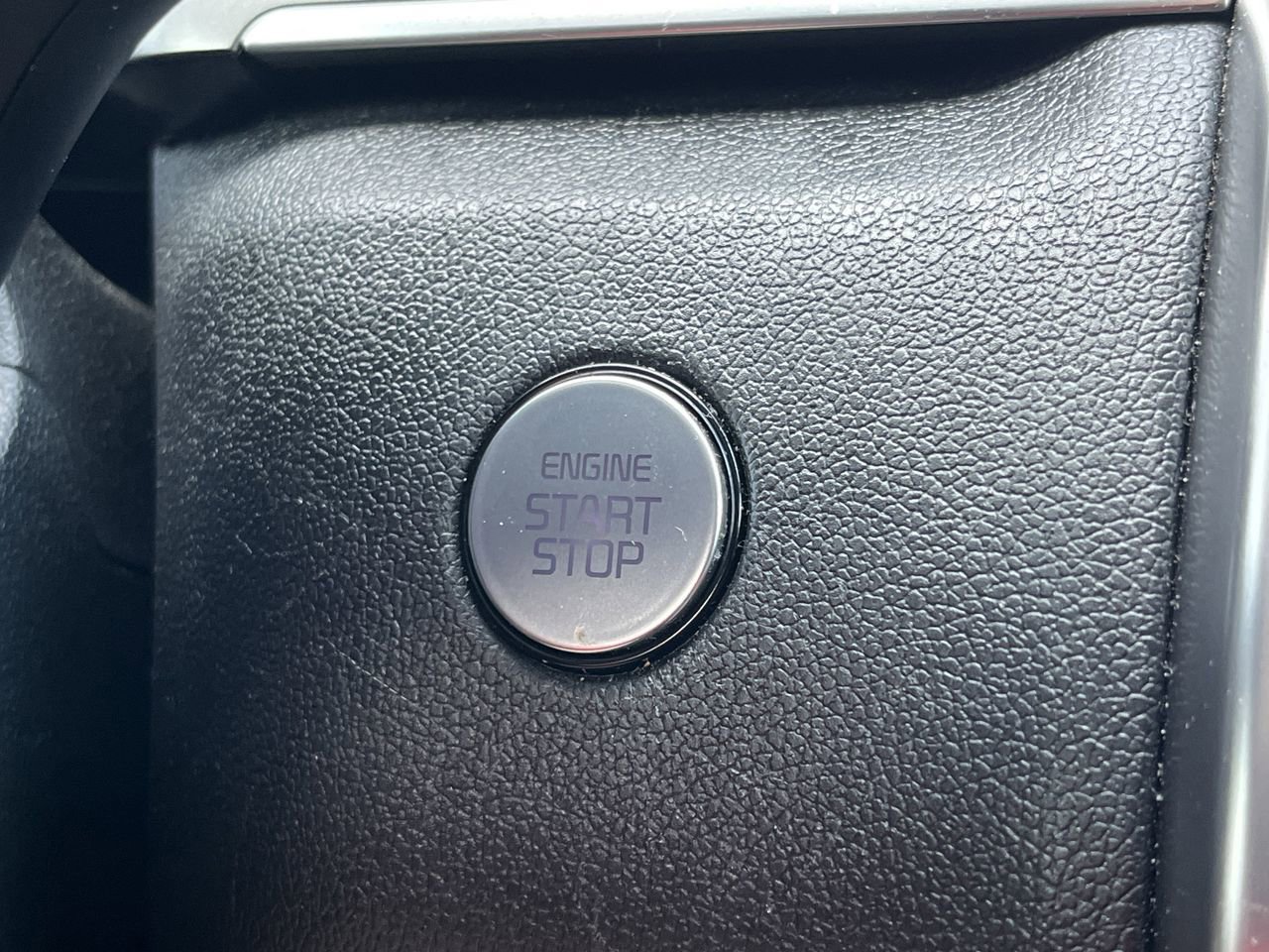 Used 2023 Kia Sorento S FWD image 7