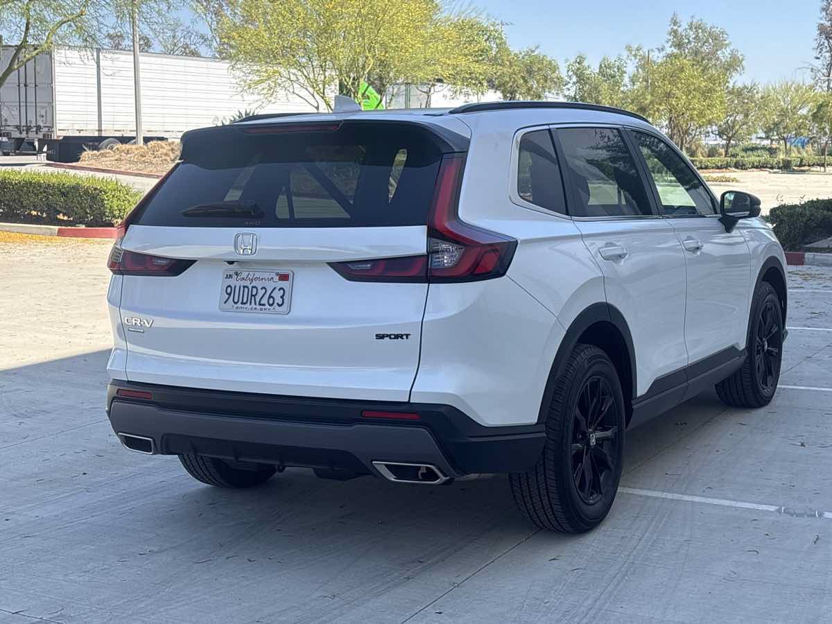 Used 2025 Honda CR-V Sport image 3
