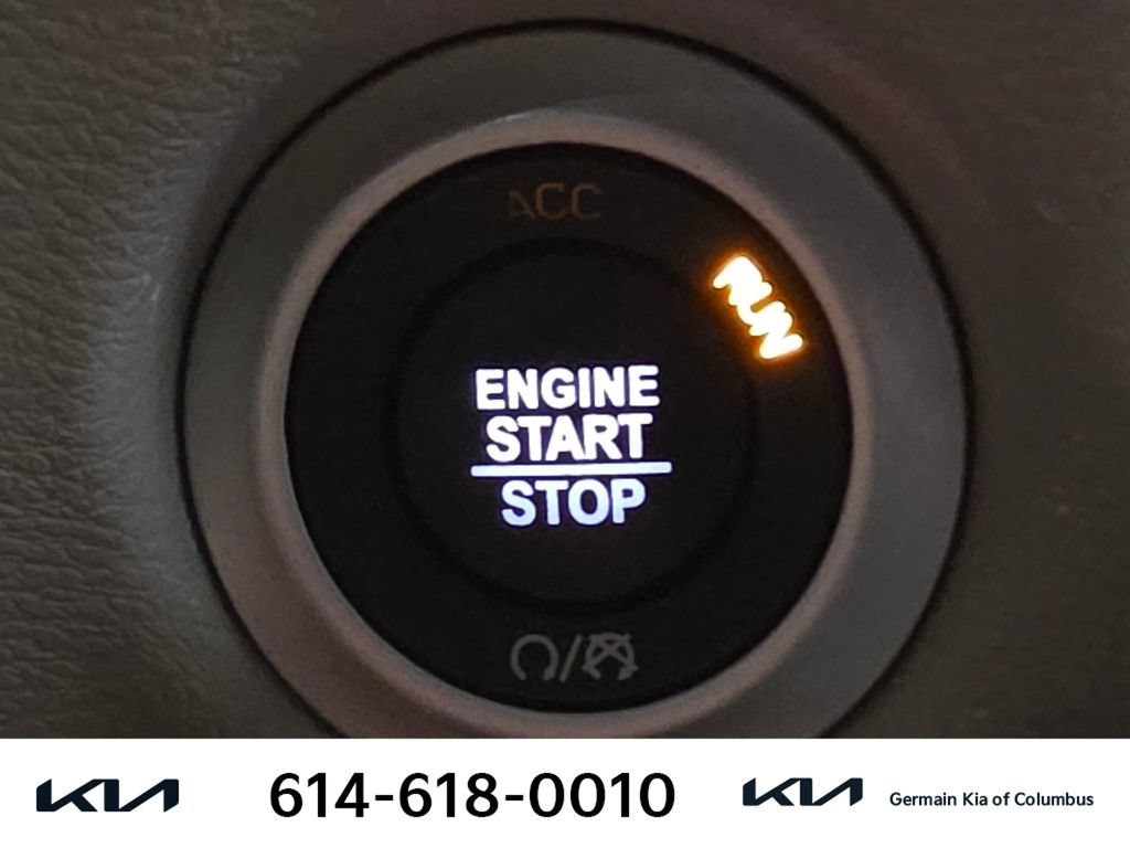 Used 2023 Chrysler Pacifica Touring-L FWD image 31