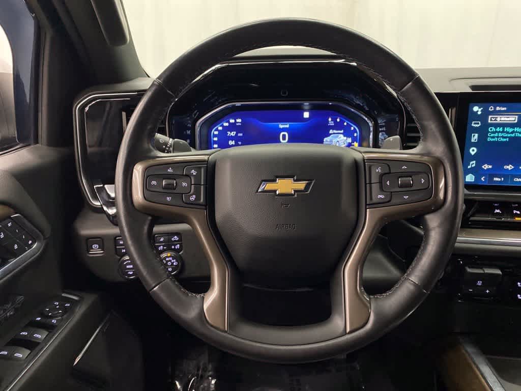 Used 2022 Chevrolet Silverado 1500 High Country w/ High Country Premium Package AWD/4WD image 19