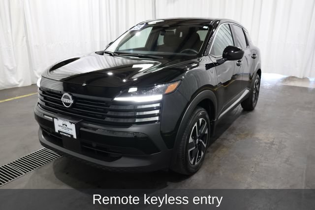 Used 2025 Nissan Kicks SV AWD/4WD image 7