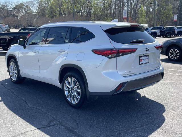 Used 2022 Toyota Highlander Limited image 4