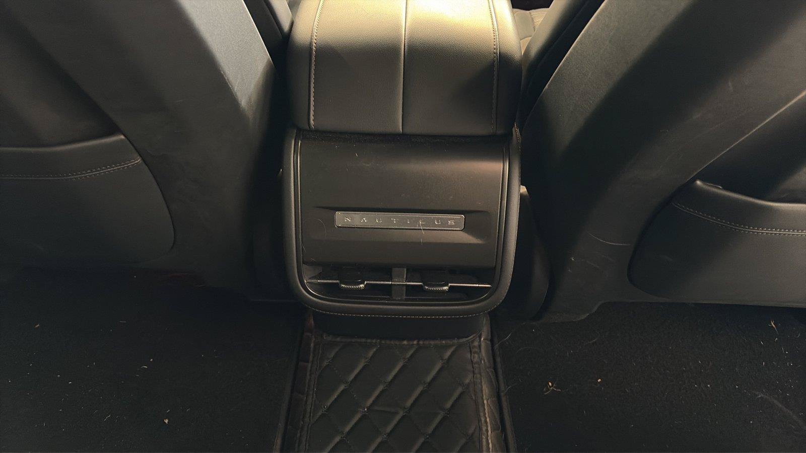 Used 2024 Lincoln Nautilus Reserve w/ Jet Appearance Package (87T) AWD/4WD image 23