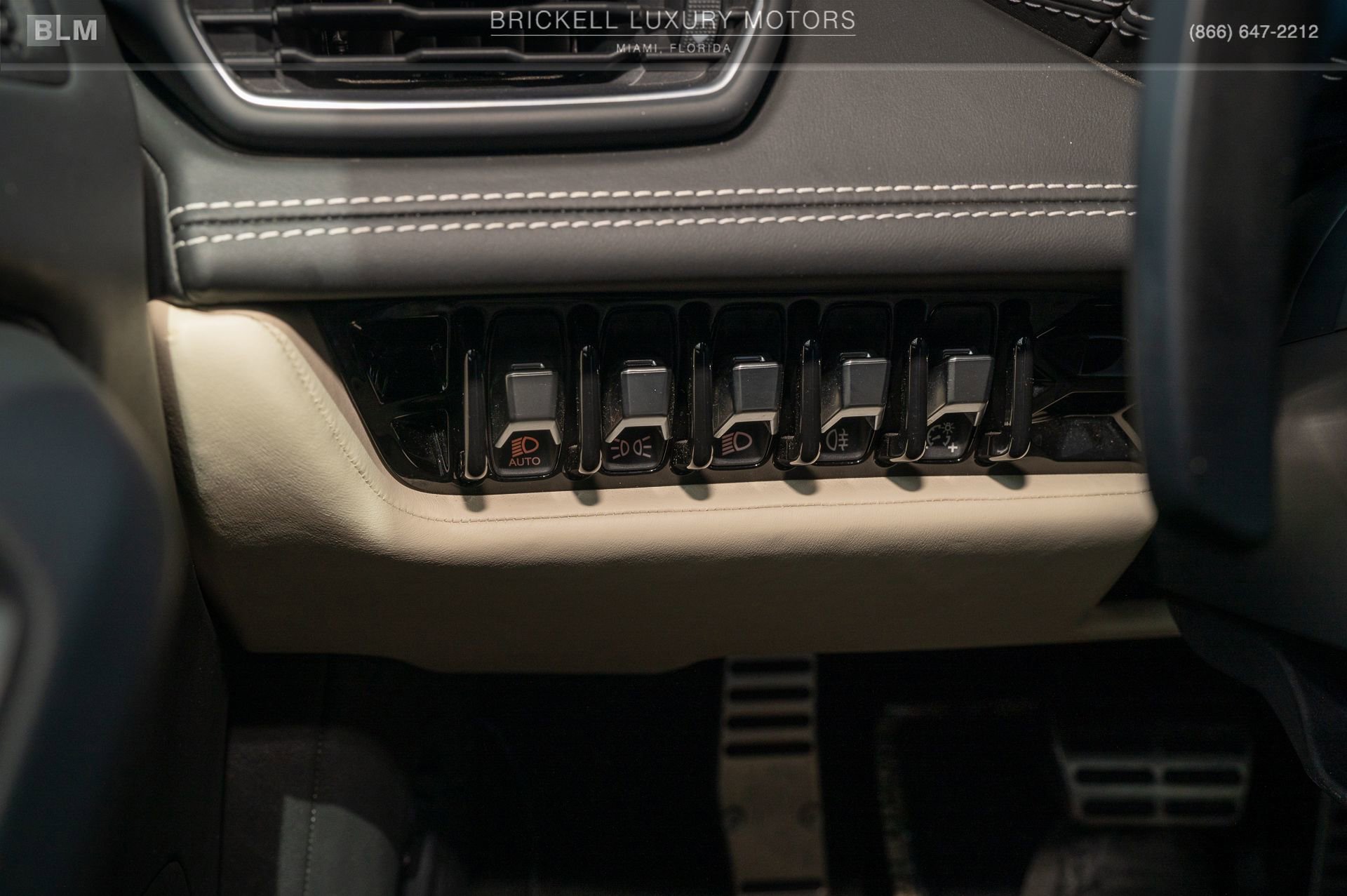 Used 2020 Lamborghini Huracan EVO image 25