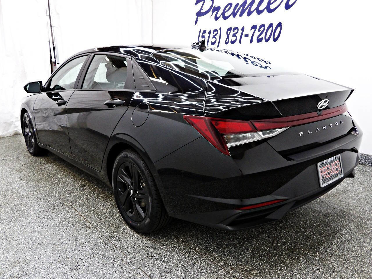 Used 2023 Hyundai Elantra SEL image 4