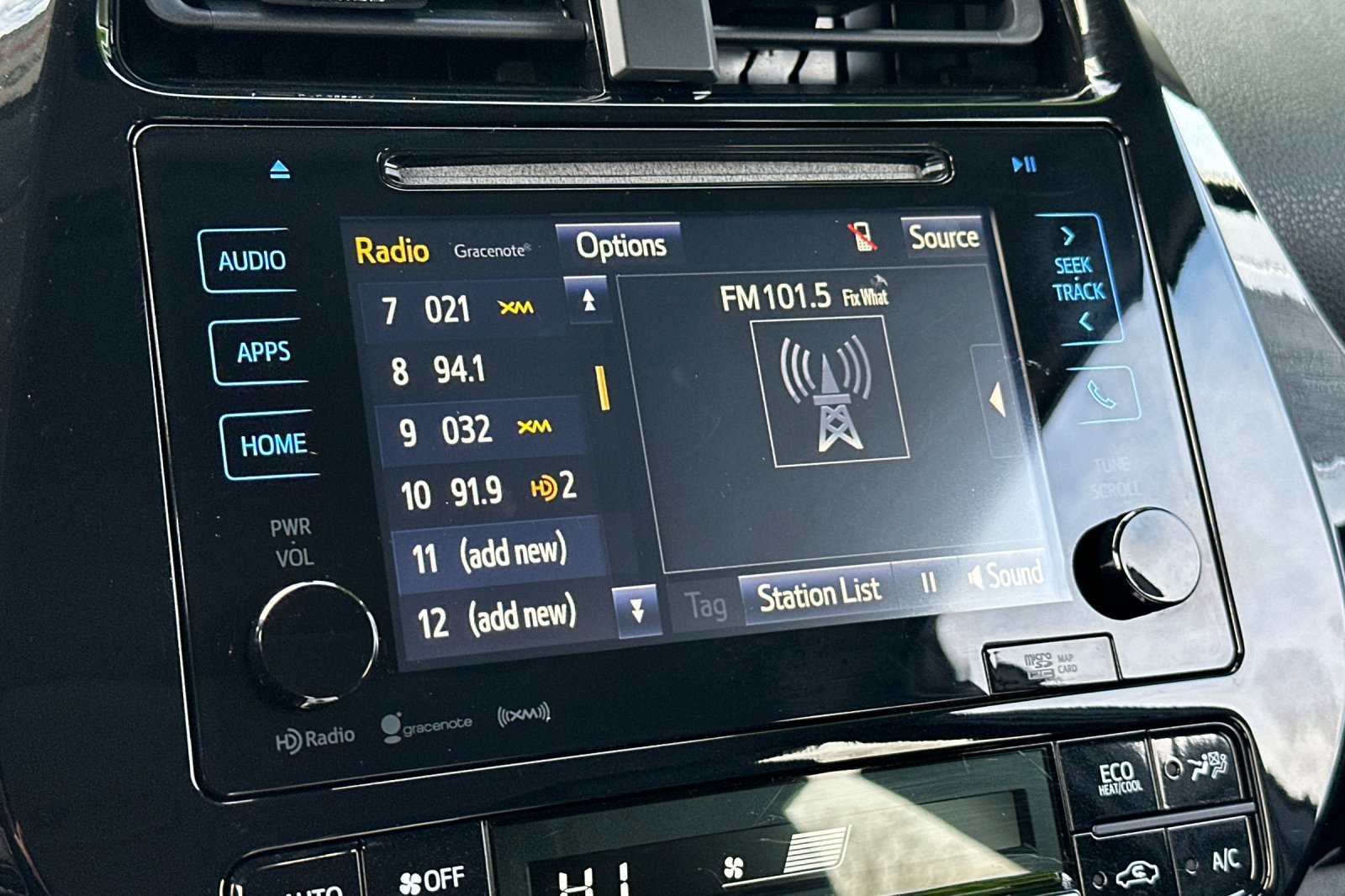 Used 2016 Toyota Prius Four image 18