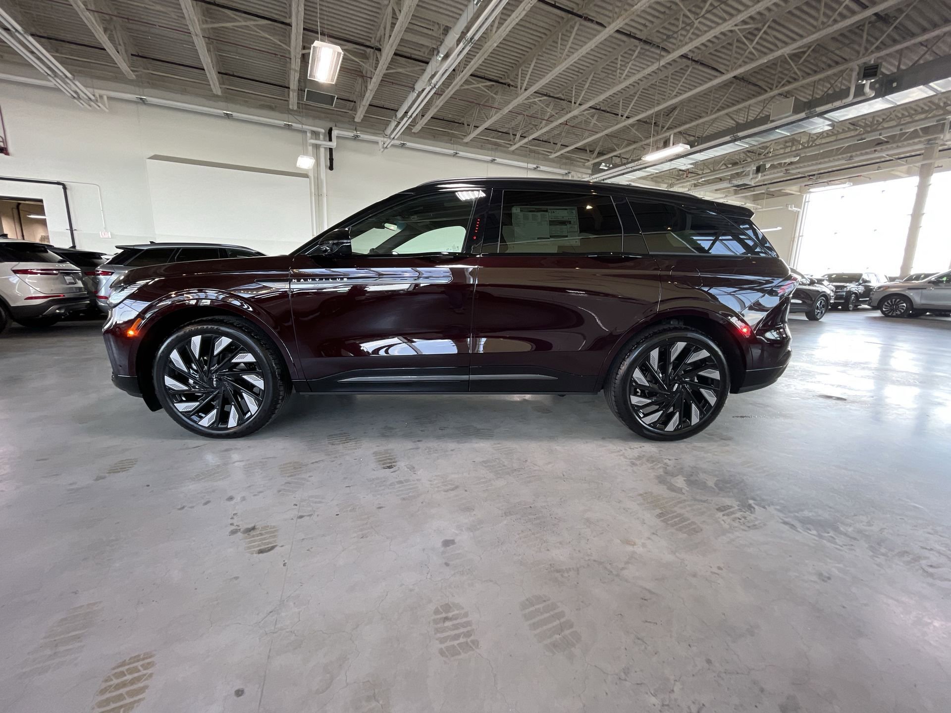 New 2024 Lincoln Nautilus Reserve w/ Equipment Group 202A image 40