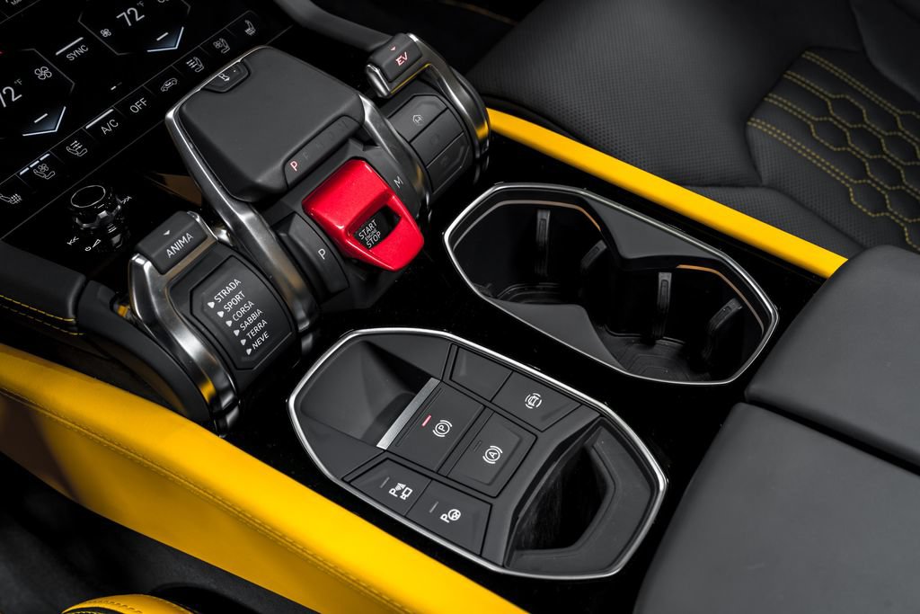 Used 2025 Lamborghini Urus S AWD/4WD image 29