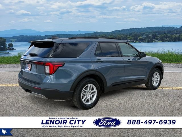 Used 2026 Ford Explorer Active w/ Active Comfort Package image 3