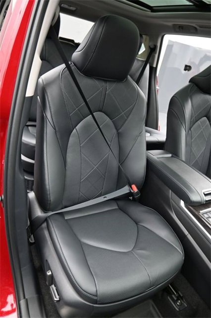 New 2026 Toyota Highlander Platinum image 16