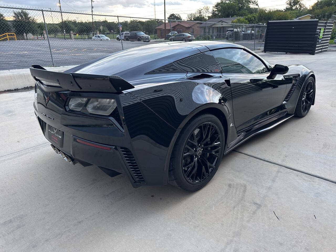 Used 2015 Chevrolet Corvette Z06 w/ 3LZ Preferred Equipment Group RWD image 19