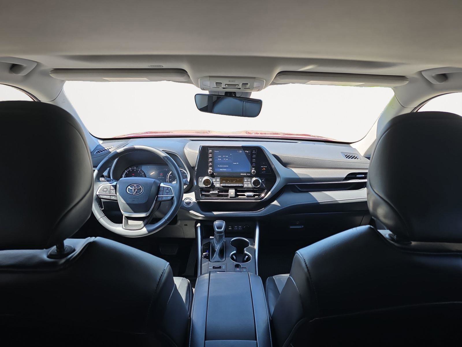 Used 2022 Toyota Highlander XLE image 15