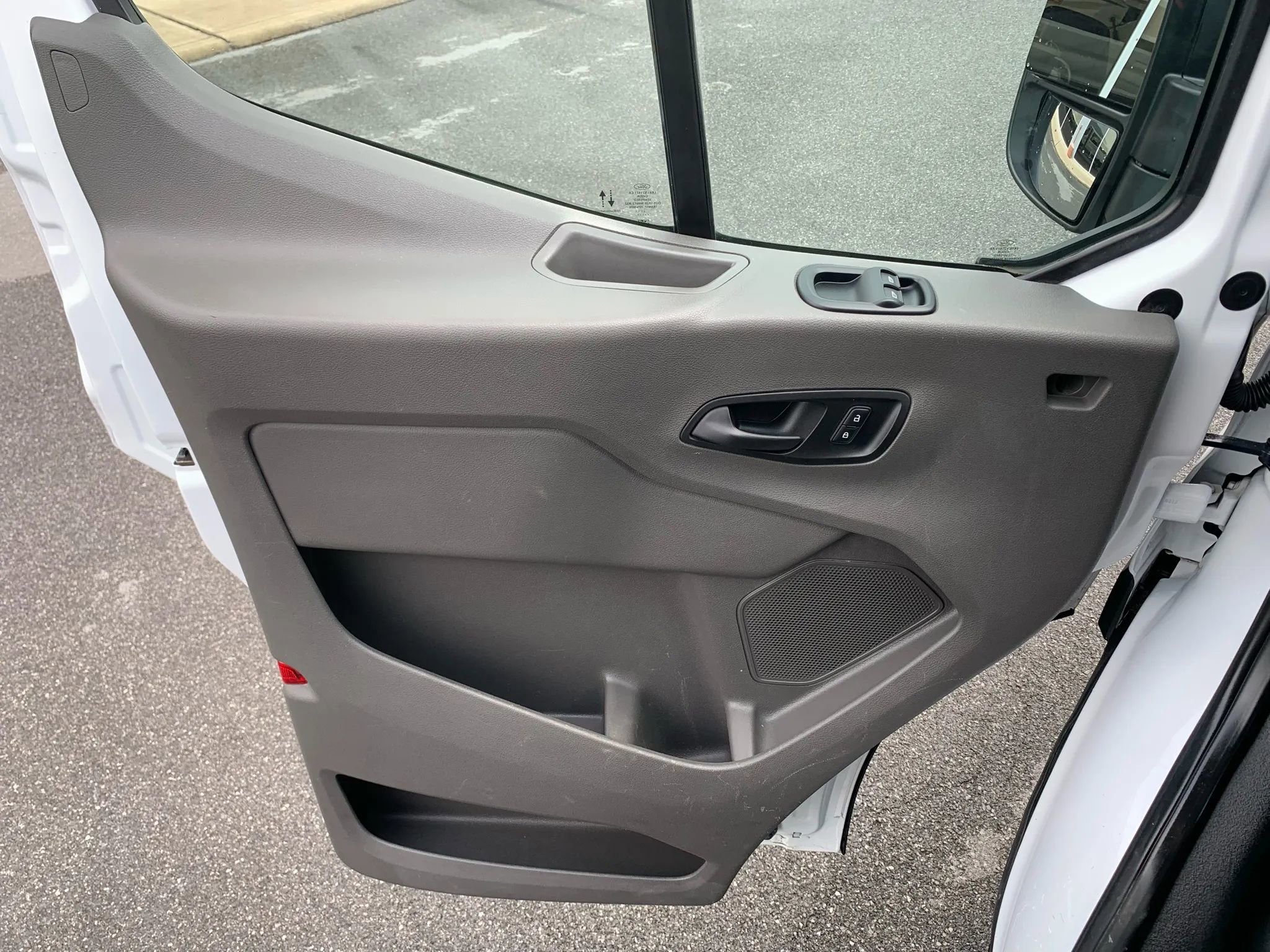 Used 2021 Ford Transit 350 XL image 8