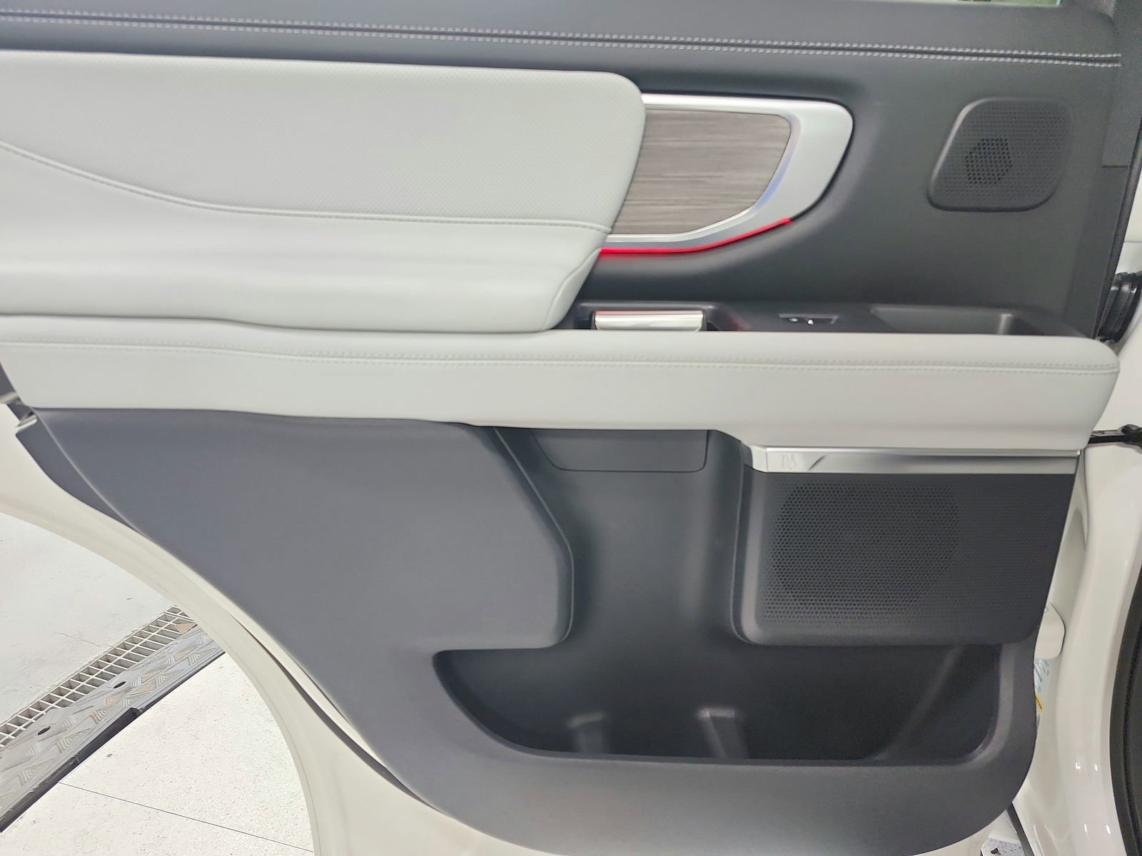 New 2026 Ford Expedition Platinum image 40