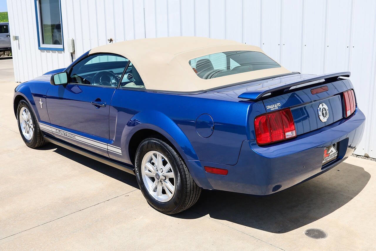 Used 2007 Ford Mustang Premium RWD image 3