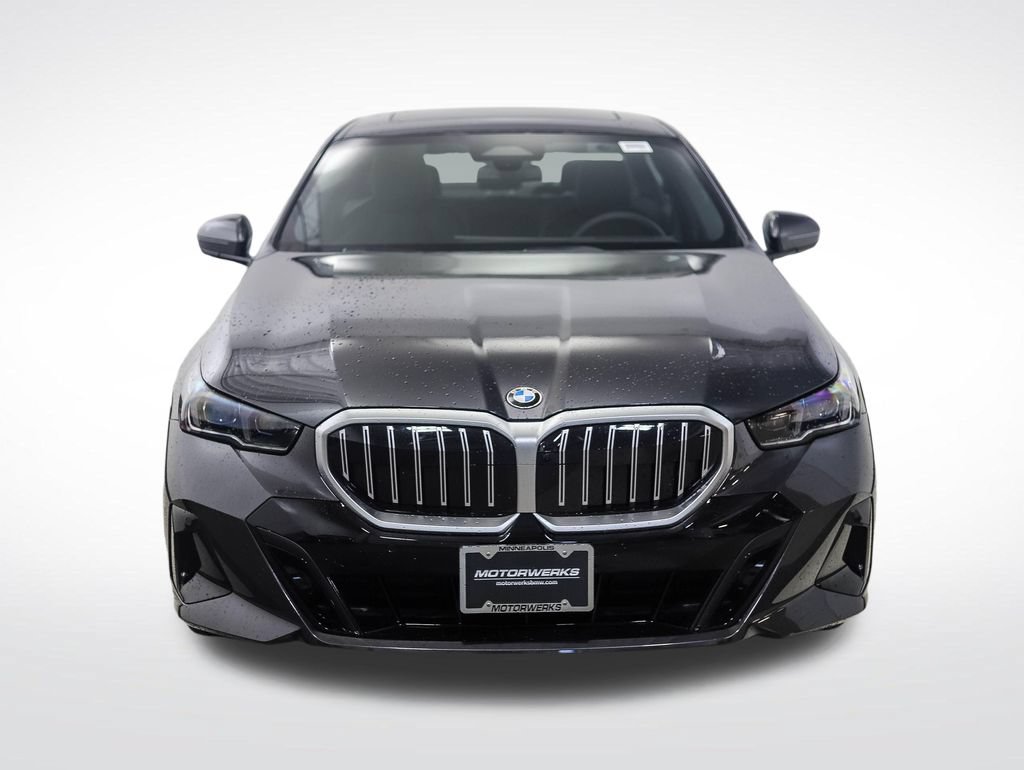 Used 2026 BMW 530i xDrive AWD/4WD image 8