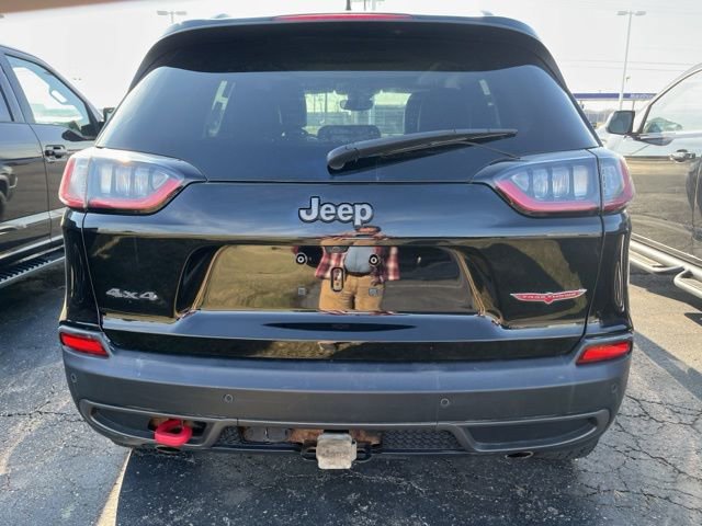 Used 2019 Jeep Cherokee Trailhawk AWD/4WD image 3
