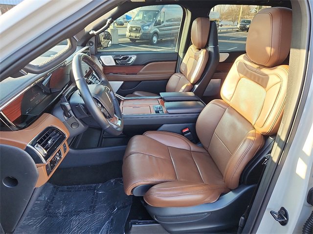 Used 2023 Lincoln Navigator Reserve image 15