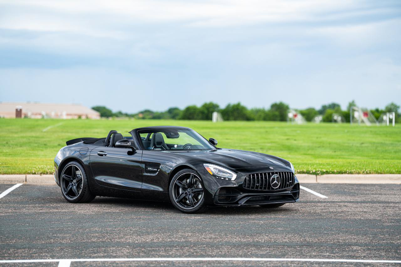 Used 2019 Mercedes-Benz AMG GT Roadster image 3