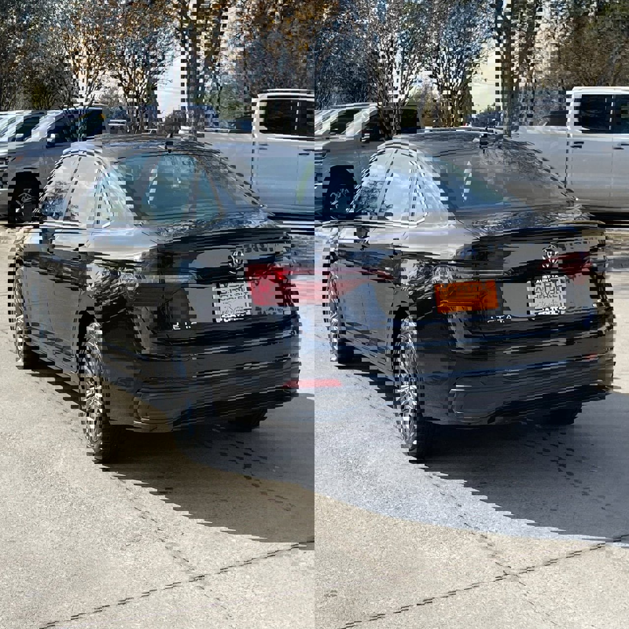 Used 2024 Volkswagen Jetta SE image 4