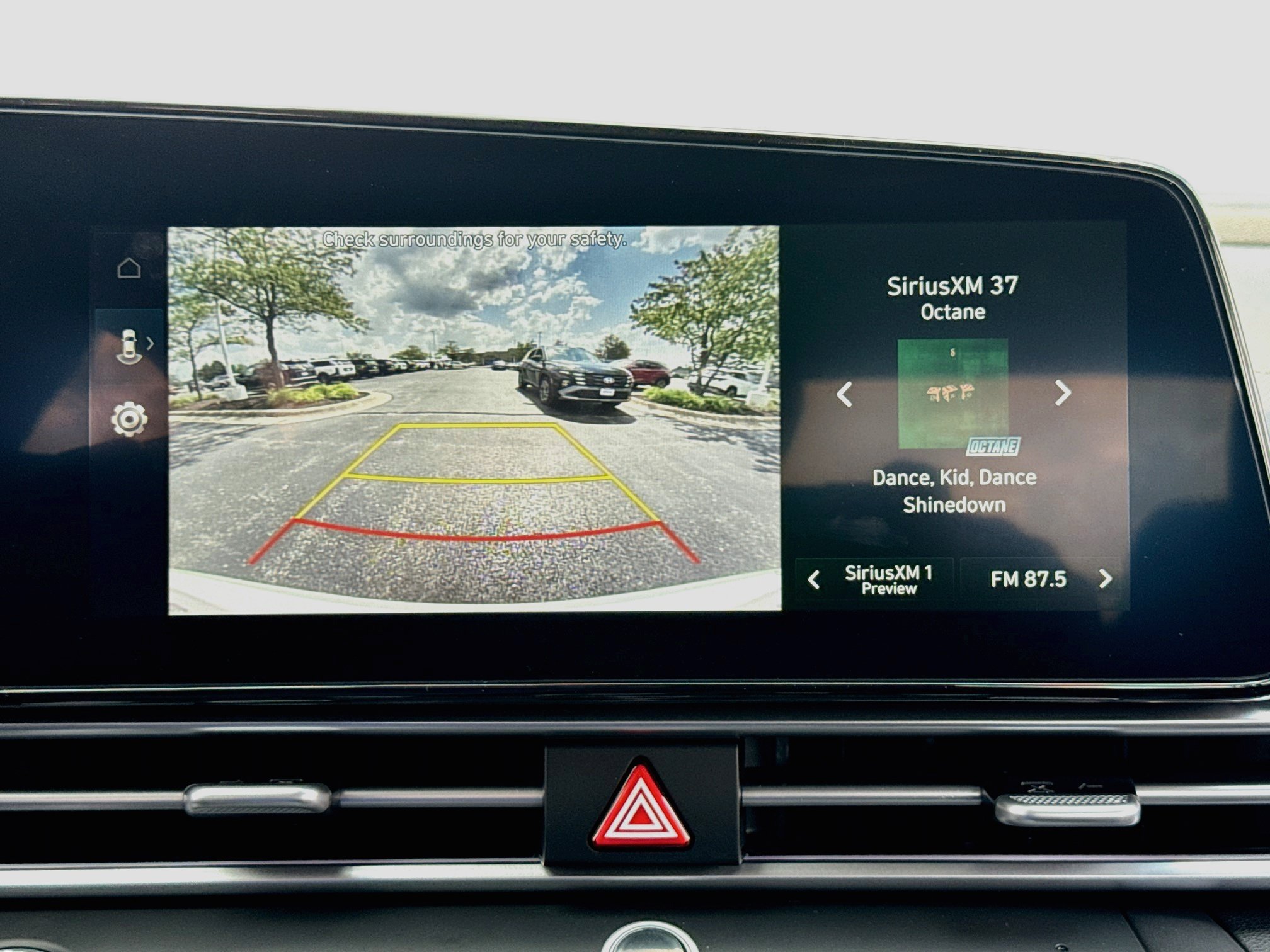 New 2026 Hyundai Elantra Limited FWD image 10