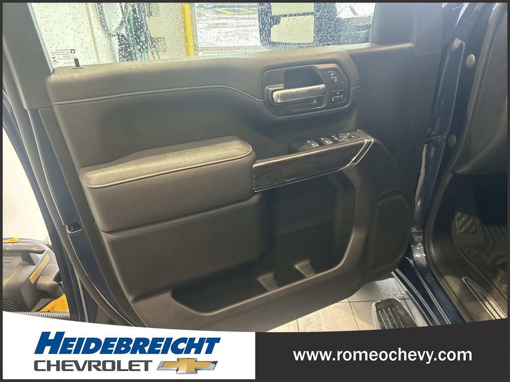 Used 2023 Chevrolet Silverado 2500 LTZ w/ LTZ Convenience Package image 10