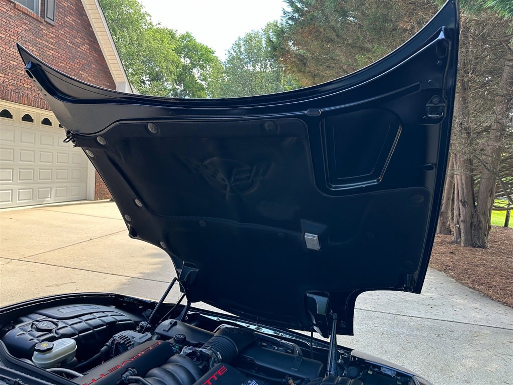 Used 2004 Chevrolet Corvette Convertible w/ Preferred Equipment Group image 54