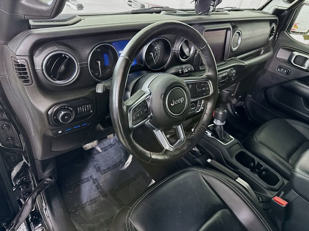 Used 2022 Jeep Wrangler Unlimited Sahara w/ Cold Weather Group image 19