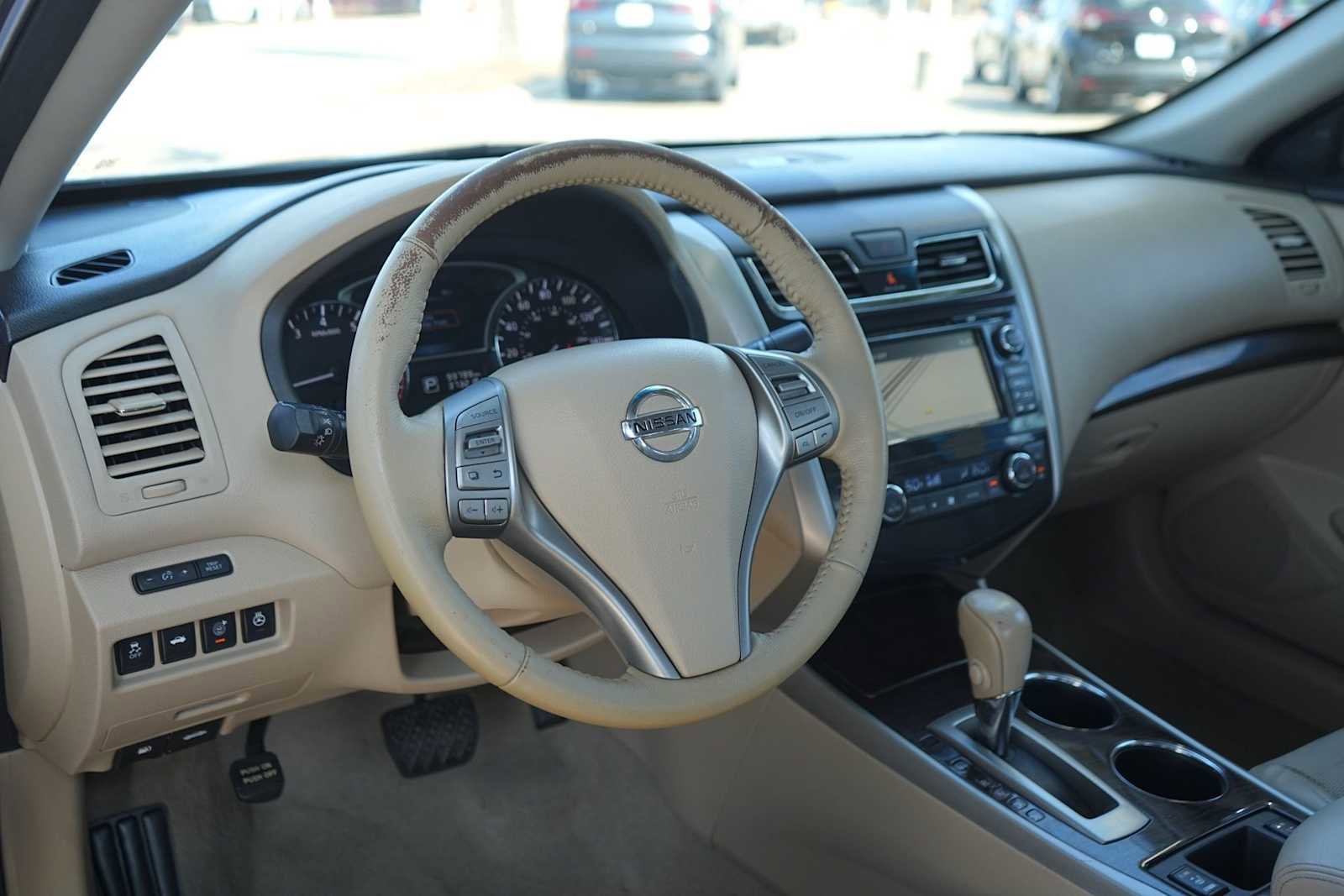 Used 2014 Nissan Altima 2.5 SL w/ Technology Package FWD image 2
