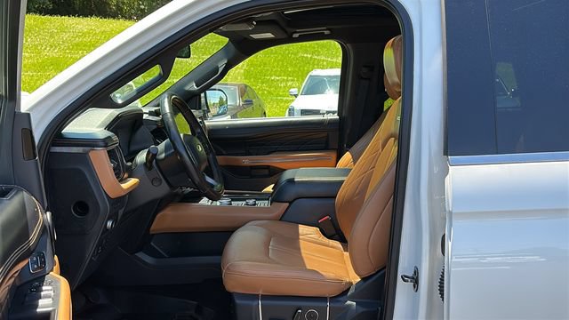 Used 2022 Ford Expedition Platinum AWD/4WD image 10
