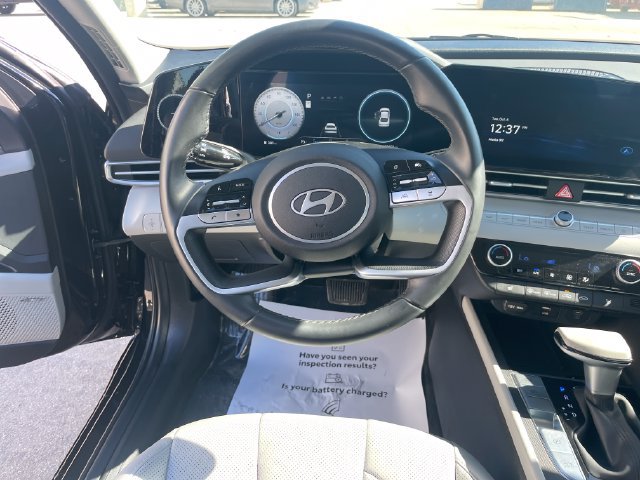 Used 2025 Hyundai Elantra Limited FWD image 23