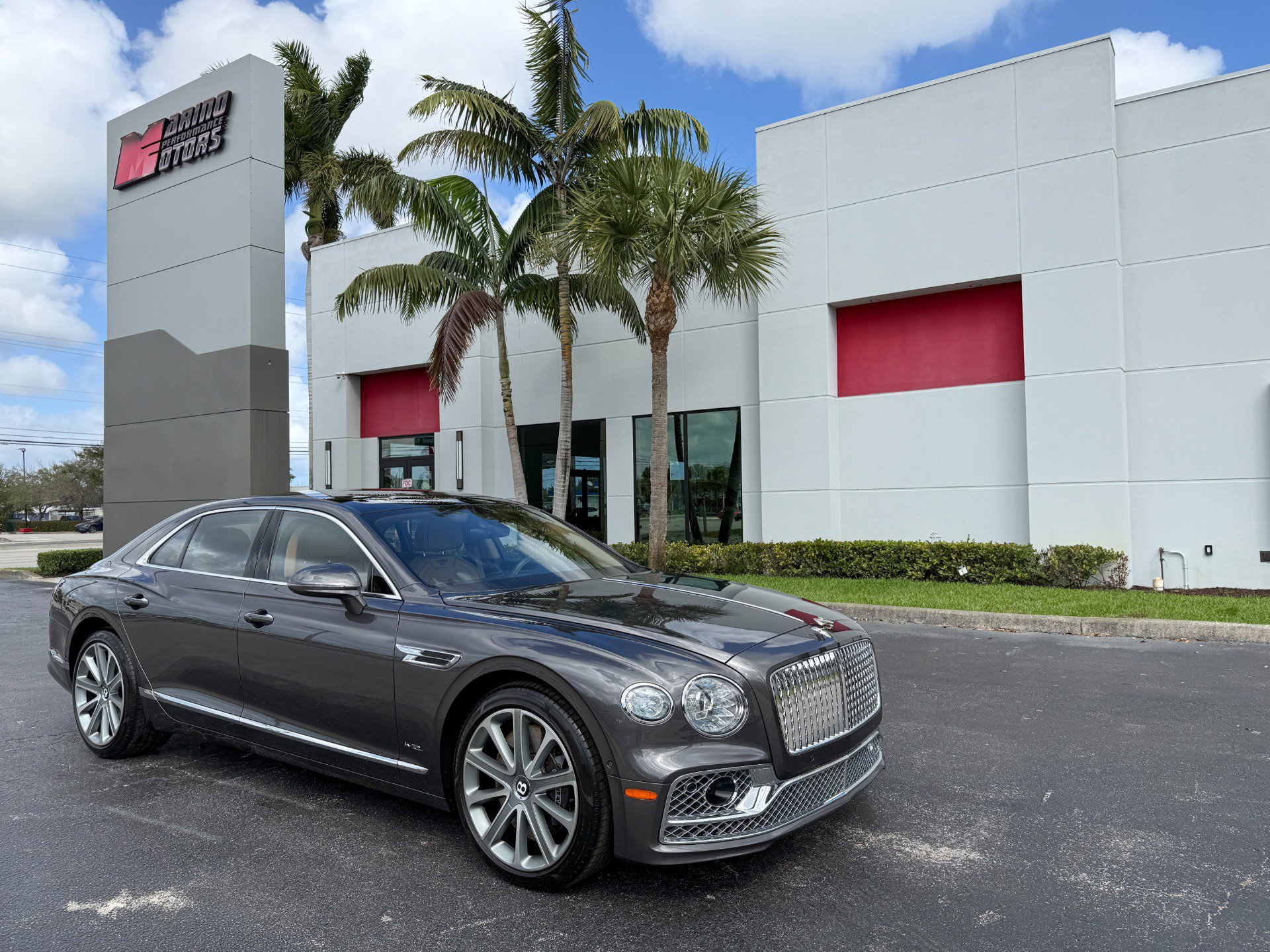 Used 2021 Bentley Flying Spur W12 AWD/4WD video 1