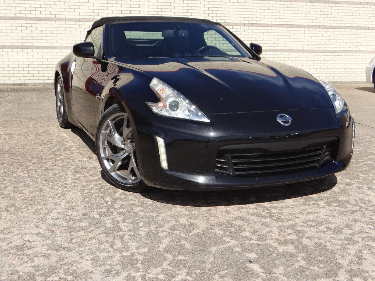 Used 2014 Nissan 370Z Touring w/ Sport Package RWD image 27