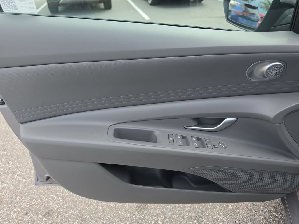 Used 2024 Hyundai Elantra SEL FWD image 16