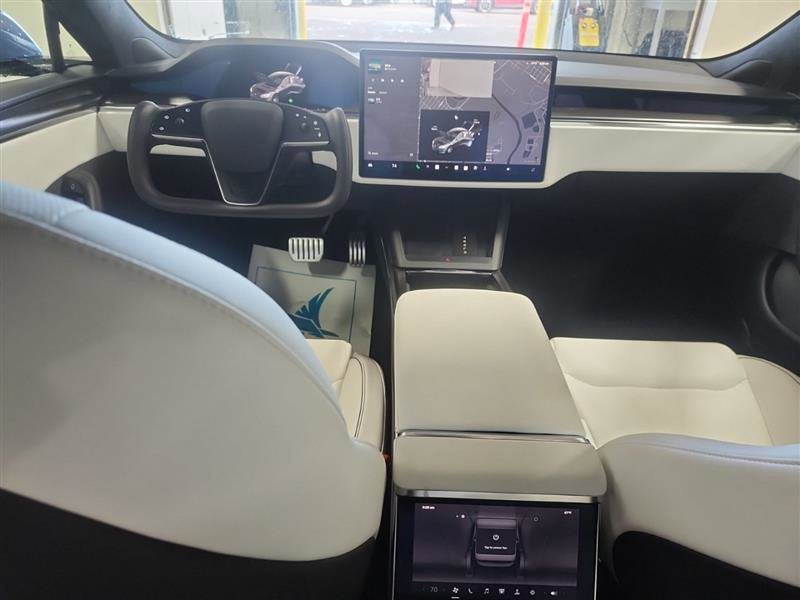 Used 2021 Tesla Model S Plaid image 4